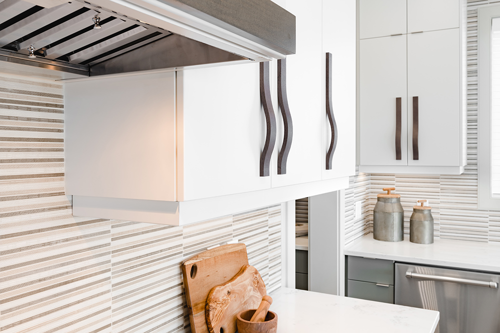 Patterned tile kitchen backsplash