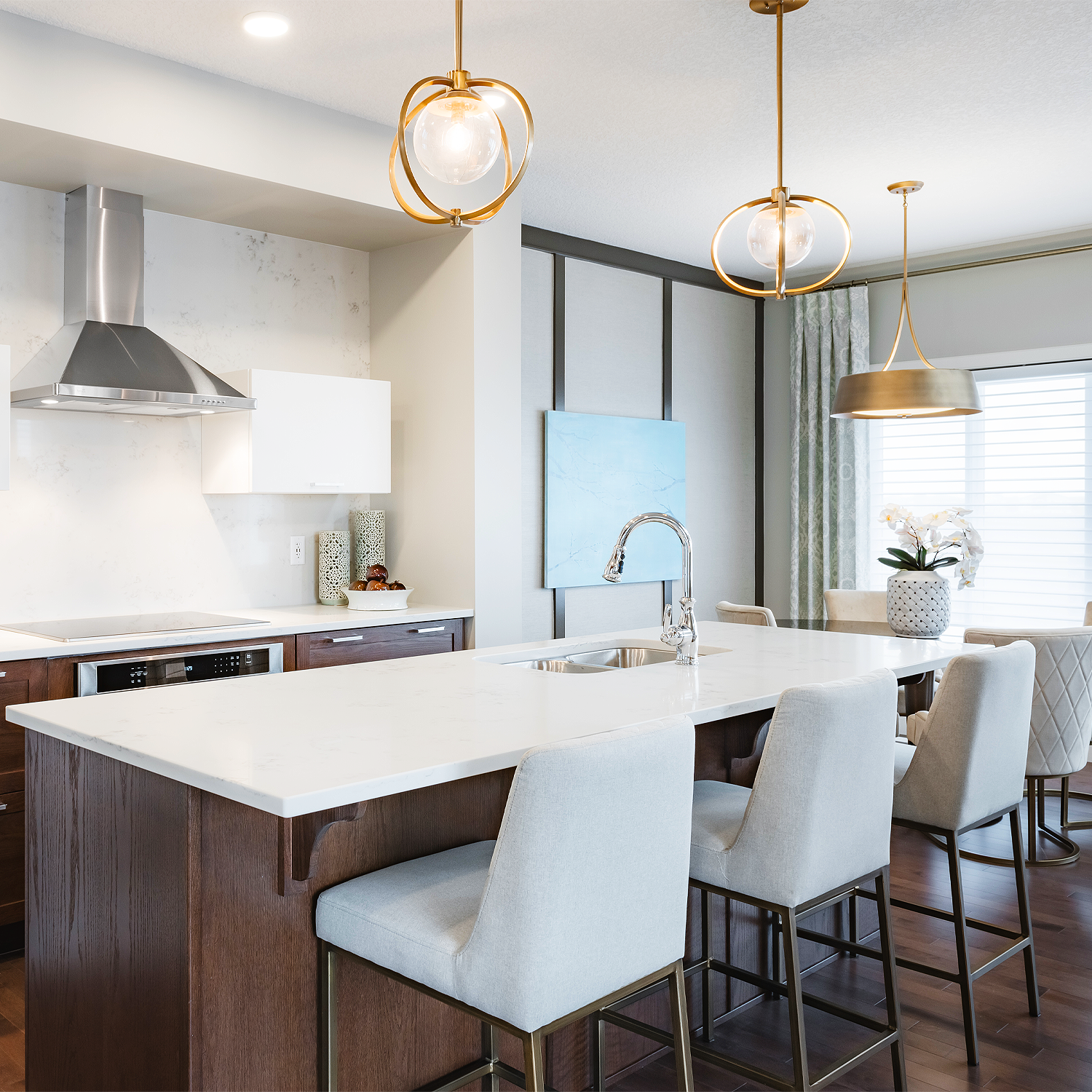 Marble backsplash in the kitchen